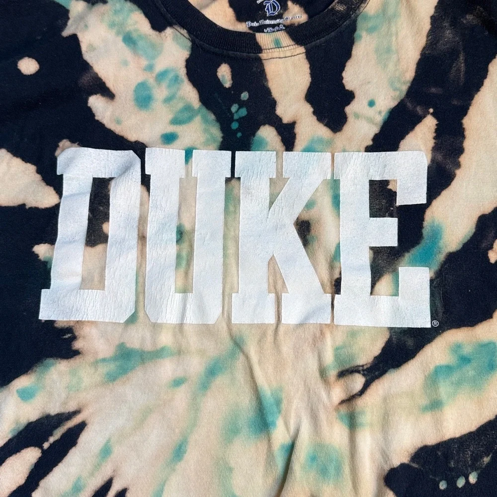Duke University Stores Navy & Cream Tie Dye “DUKE” Cropped T-Shirt. Size Medium - Picture 3 of 7